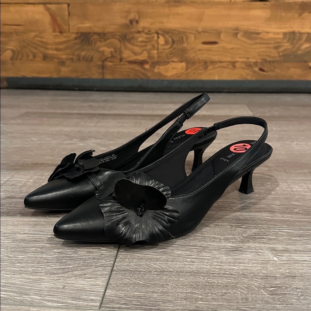 Anne Klein 
Black Slingback Heels with flower Detail